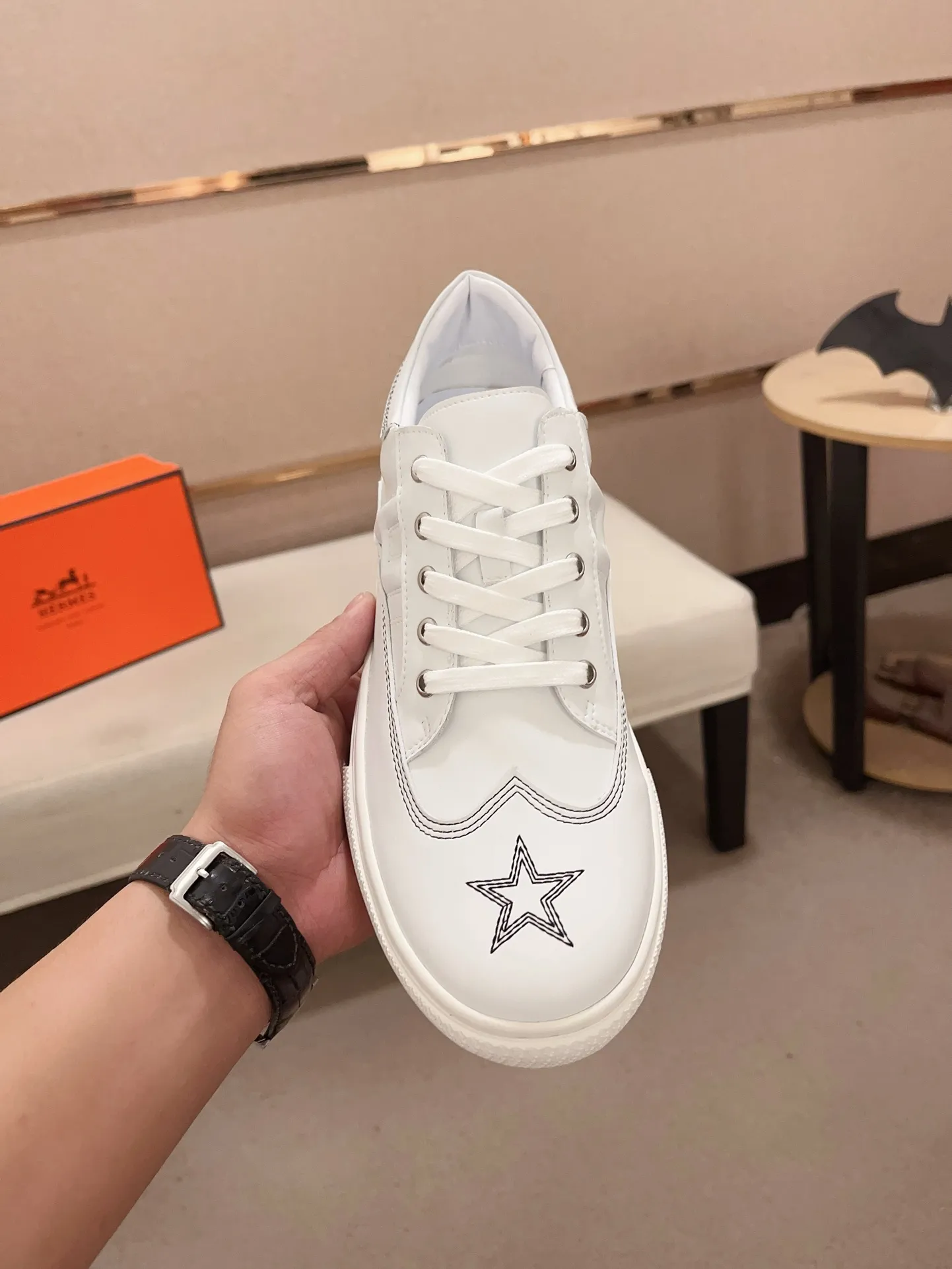 Men's clothing and shoes💰: 400💰《HERMES》【Classic Original Version】Hermès; Top 🔝 Purchasing Agency 🔍🔍Men's latest 🇺🇸 counter sales simultaneously, original ▲▲cowhide imported from Italy ▲▲Exquisite workmanship (Italian 🇮🇹Imported water-dyed 🐂cowhide lining) sole: original sole provided by the original factory, ⚠️exclusive double-layer activity·TPR·rubber·combined molded outsole; Code number: 38-44 (45/46 can be customized, non-refundable)